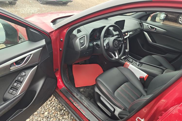 Used Mazda CX-4 2018 2.0L Automatic Two-Wheel Drive Blue Sky Dynamic Version China VI Standard
