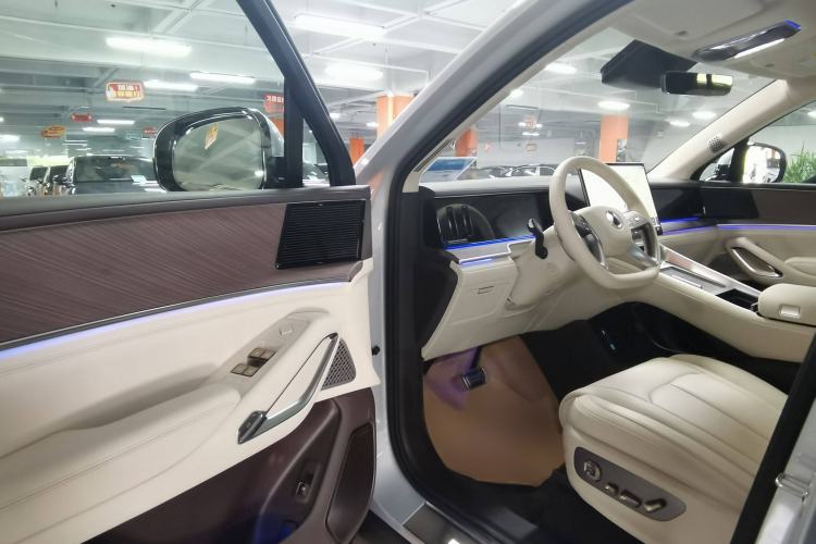 Used Denza N9 2025 Prestige Version
