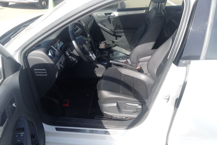 Used Volkswagen Sagitar 2014 Revised Version 1.6L Automatic Comfort Edition
