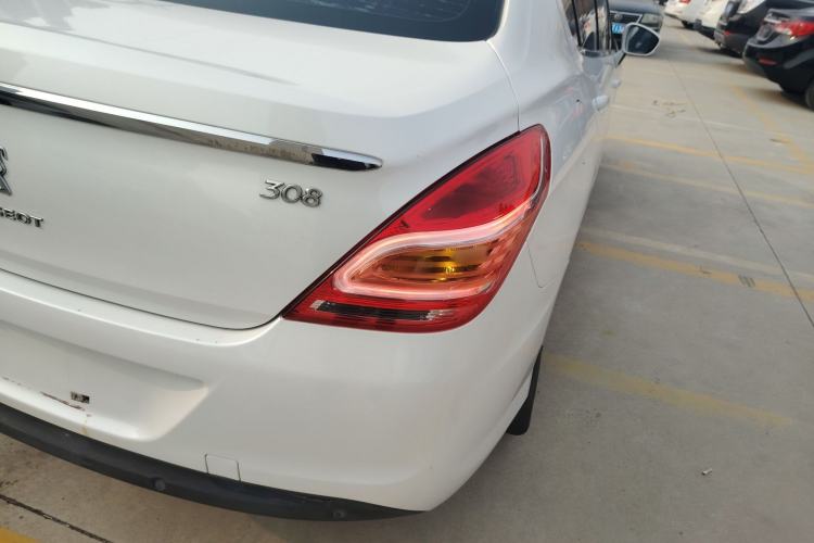 Used Peugeot 308 2014 Enjoy Edition Classic 1.6L Automatic Premium Model
