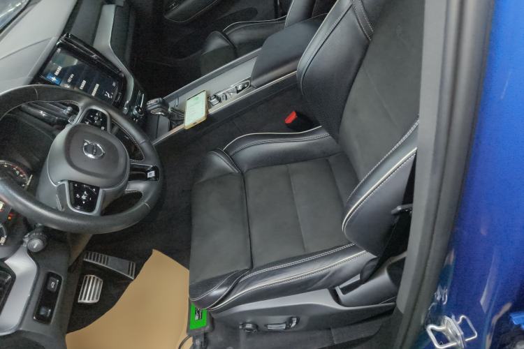 Used Volvo XC60 2018 T5 4x4 Smart & Sporty Edition
