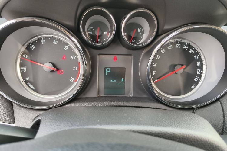 Used Buick Encore 2015 1.4T Automatic Two-Wheel Drive Urban Elite Version
