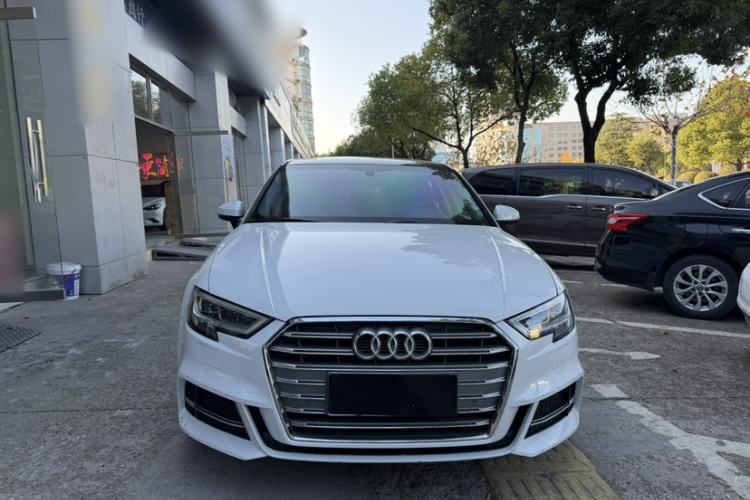 Used Audi A3 2020 Limousine 35 TFSI Fashion Edition China VI Emission Standard
