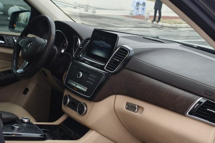 Used Mercedes-Benz GLE 2017 GLE 400 4MATIC
