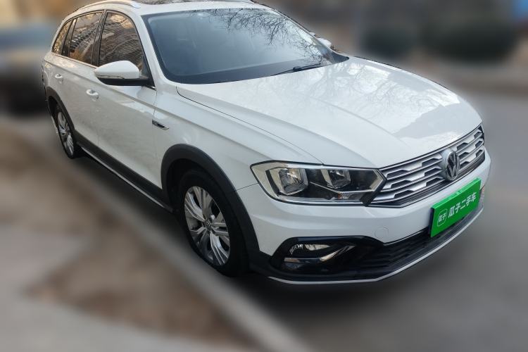 Used Volkswagen C-TREK 2017 230TSI DSG Comfort Version
