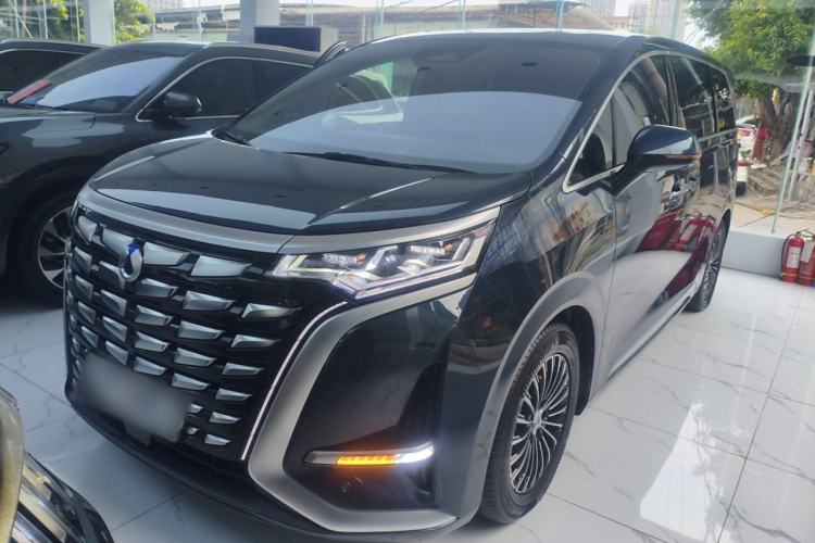 Used Denza D9 2022 DM-i 970 Four-Wheel Drive Flagship Model
