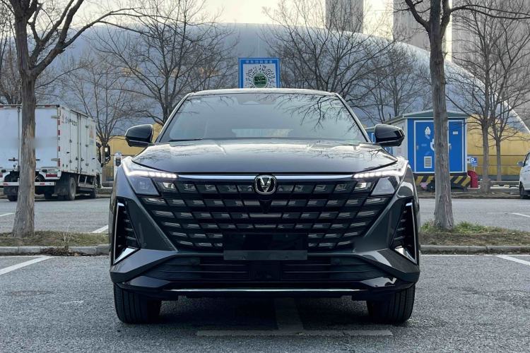 Used Changan UNI-Z New Energy 2024 Blue Whale Smart Electric iDD 125km Beyond Edition
