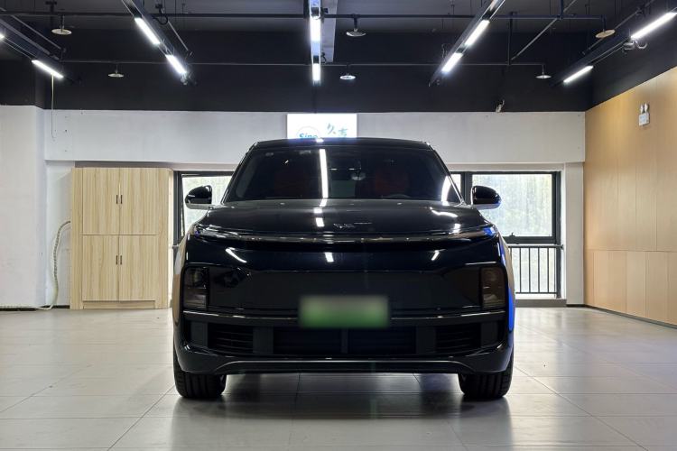 Used Li Auto L8 2023 Air model
