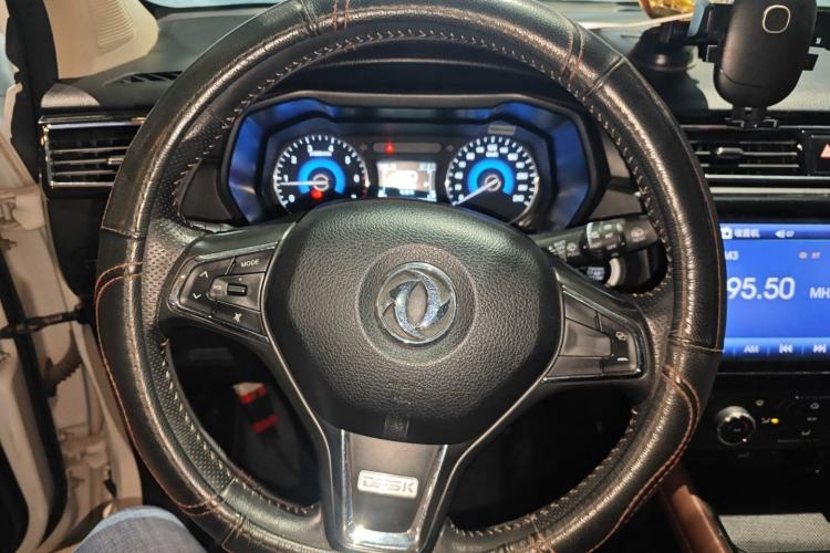 Used Dongfeng Fengon 580 2016 1.5T Manual Luxury Version