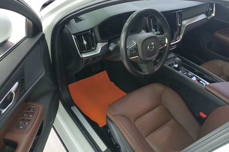 Used Volvo S60 2022 B4 Zhiyi Luxury Edition