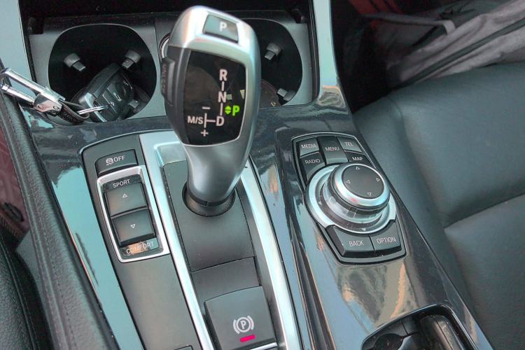 Used BMW 5 Series 2014 520i Elegant Edition
