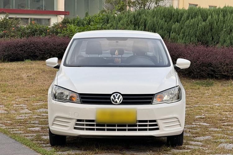 Used Volkswagen Jetta 2015 Value Edition 1.6L Manual Fashionable Style
