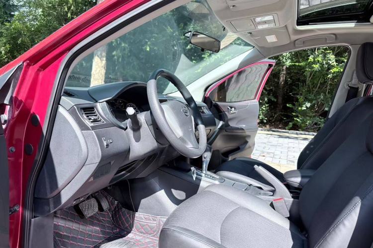 Used Nissan Tiida 2014 1.6L CVT Smart Model
