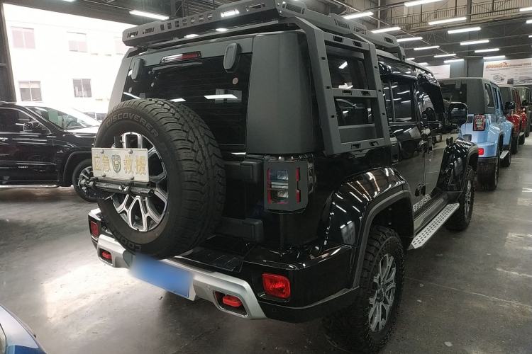 Used  BJ40 2023 2.0T Automatic Four-Wheel Drive Urban Hunter Edition Chivalrous Type