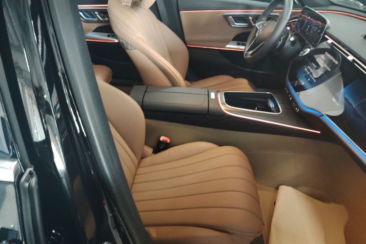 Used Mercedes-Benz E-Class 2025 Facelift E 300 L Luxury Edition
