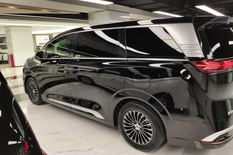 Used Denza D9 2024 DM-i 980 Four-Wheel Drive Prestige Model
