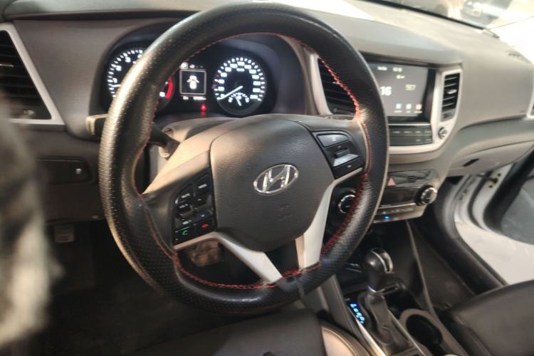 Used Hyundai Tucson 2015 1.6T Dual-Clutch Two-Wheel-Drive Smart Model
