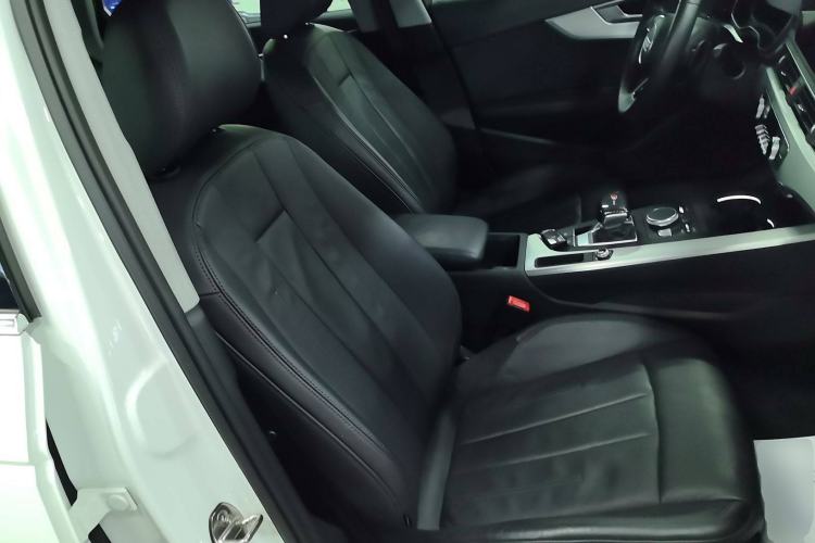 Used Audi A4L 2019 40 TFSI Fashion Edition China VI Emission Standard
