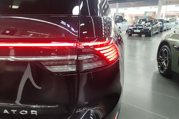 Used Lincoln Aviator 2024 3.0T V6 All-Wheel-Drive Elegance Edition Six Seats