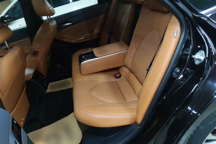 Used Toyota Avalon 2019 Dual-Engine 2.5L Limited Flagship Edition China VI Standard
