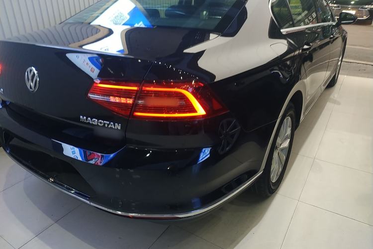 Used Volkswagen Magotan 2017 330TSI DSG Leading Model
