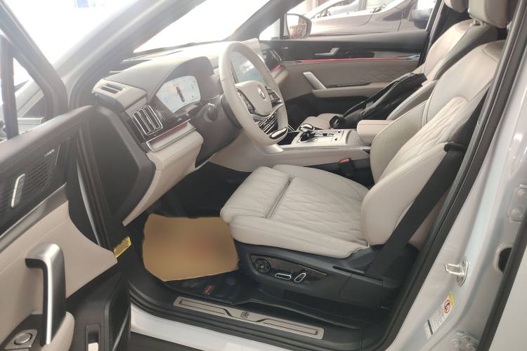 Used BYD Tang New Energy 2024 DM-i Glory Edition 112KM Flagship Model
