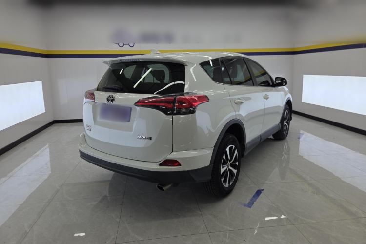Used Toyota RAV4 2016 2.0L CVT Two-Wheel Drive Urban Edition China V Standard
