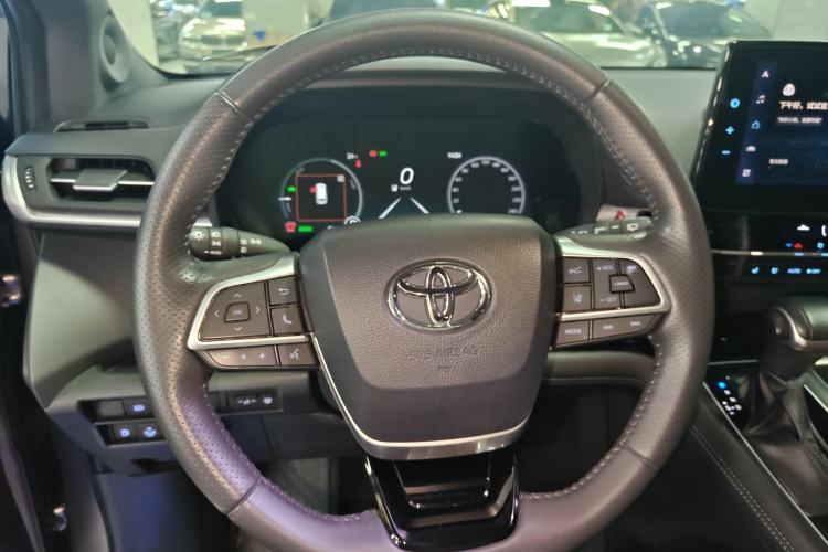 Used Toyota Sienna 2021 2.5L Hybrid Platinum Edition