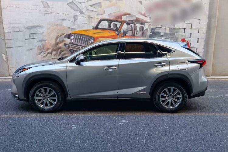 Used Lexus NX 2015 300h Front-Drive Fēngshàng Edition
