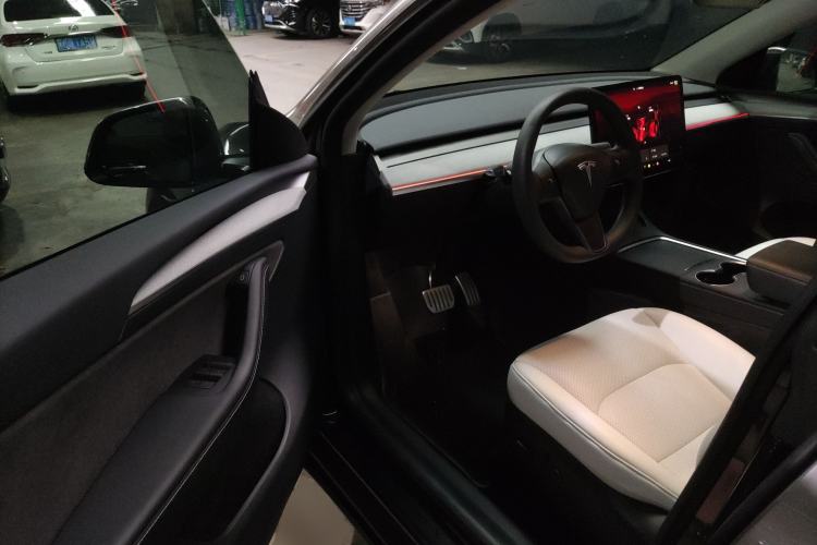 Used Tesla Model Y 2024 Rear-Wheel-Drive Version
