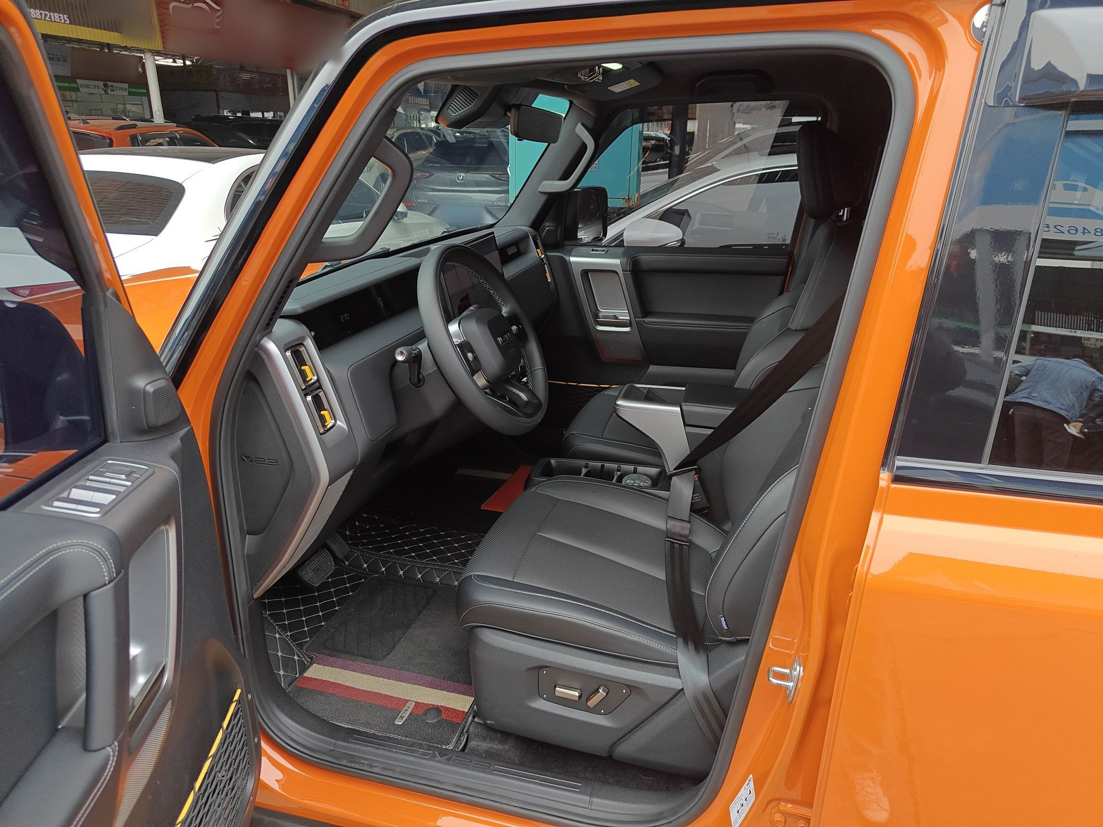 المقاعد الأمامية داخل السيارة