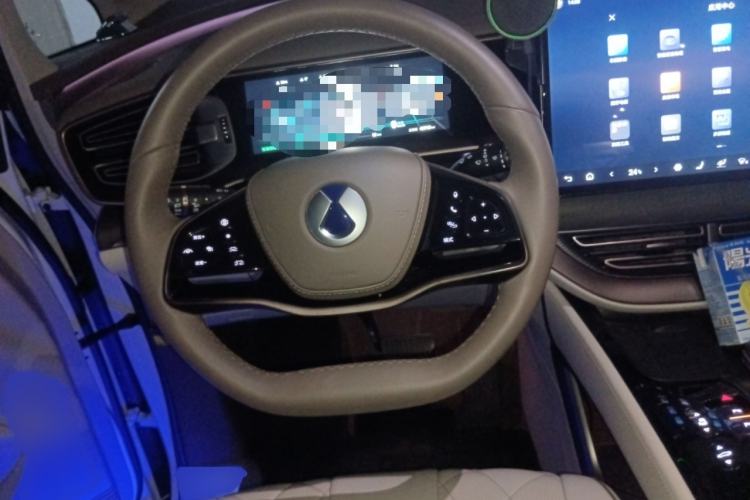 Used Denza D9 2022 EV 600 Four-Wheel Drive Flagship Model