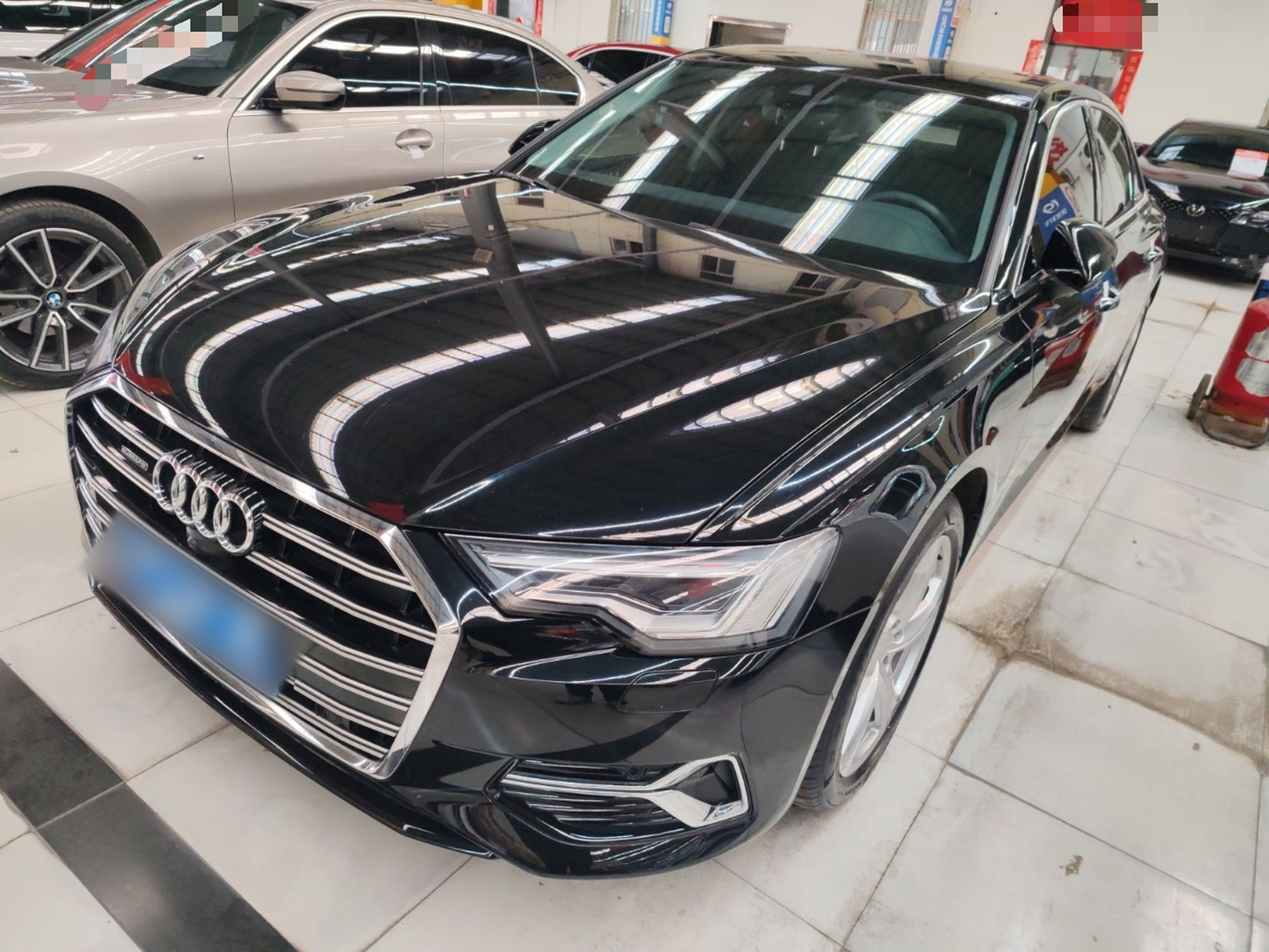 Под передней частью автомобиля