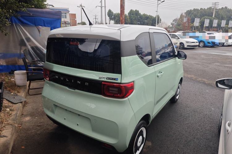 Used Wuling Hongguang MINIEV 2021 Macaron Sandwich Model 120 km Lithium NMC
