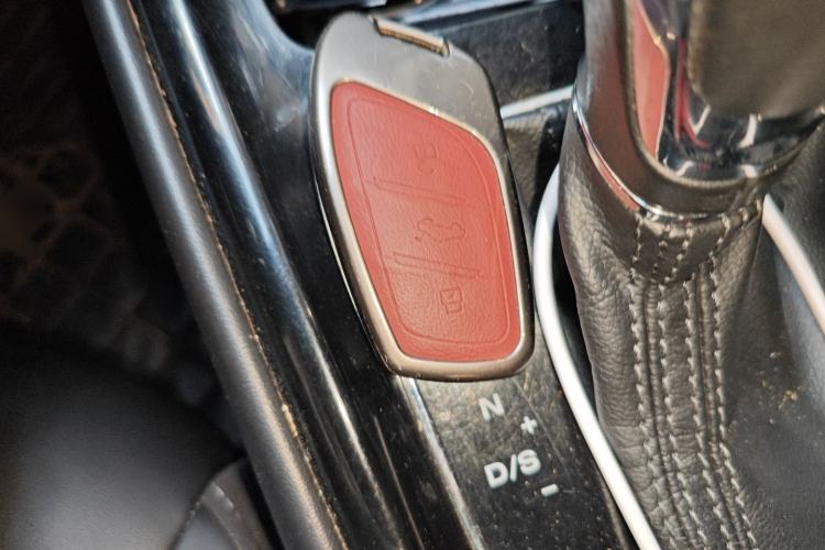 Used Roewe i5 2019 20T Automatic 4G Connected Supercharged Flagship Edition
