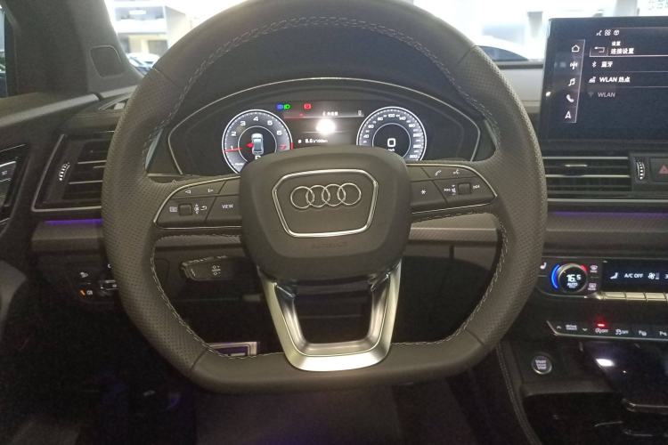 Used Audi Q5L 
