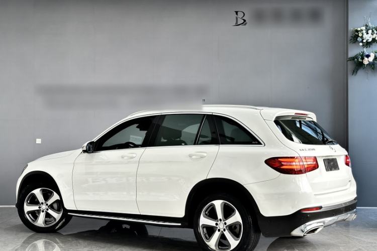 Used Mercedes-Benz GLC 2016 GLC 260 4MATIC Luxury Model