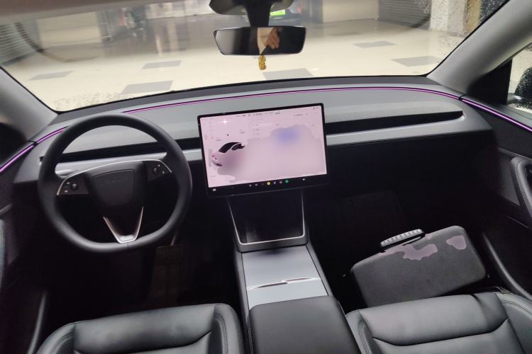 Used Tesla Model Y 2025 Rear-Wheel-Drive Version