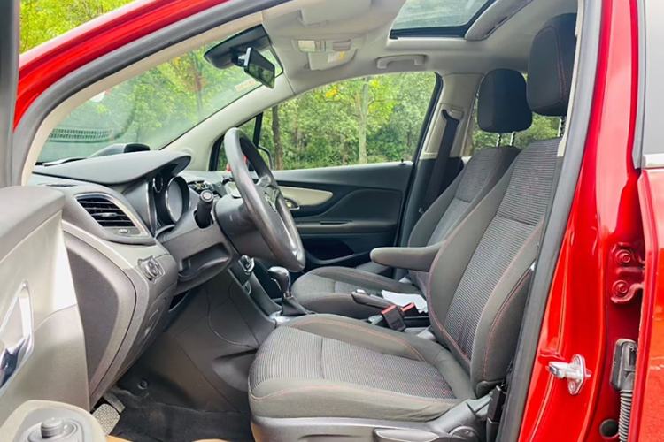 Used Buick Encore 2015 1.4T Automatic Two-Wheel Drive Urban Elite Version
