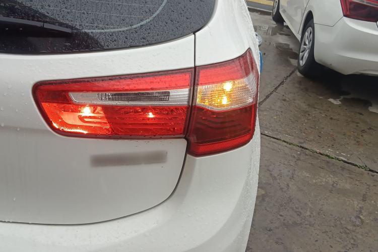 Used Kia K2 2012 Hatchback 1.4L MT Cool Edition Commemorative Model
