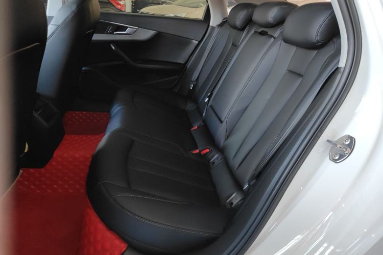 Used Audi A4L 2017 Plus 40 TFSI Ambition Model
