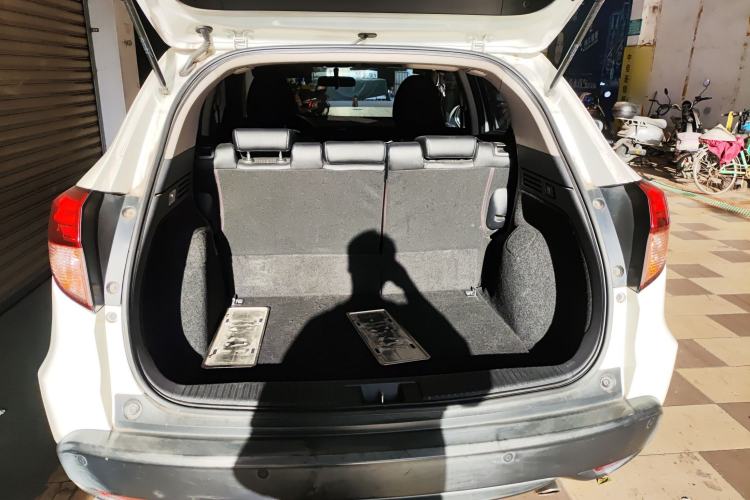 Used Honda Vezel 2017 1.8L CVT Front-Wheel Drive Pioneer Edition