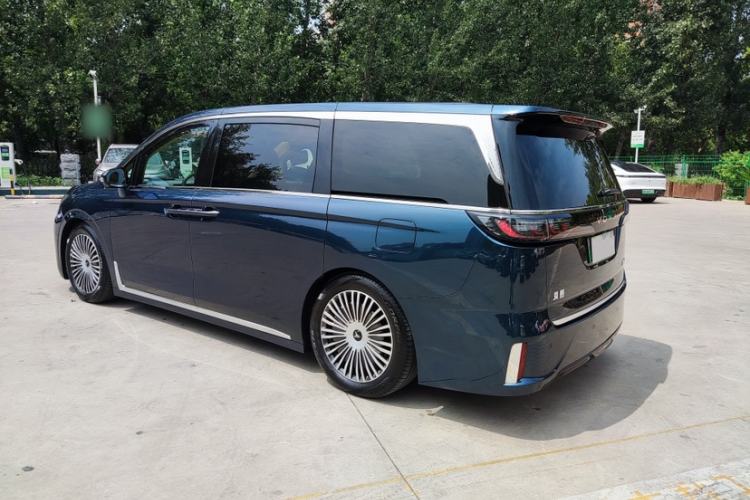 Used VOYAH Dream 2025 PHEV Four-Wheel-Drive Flagship Kunpeng Edition
