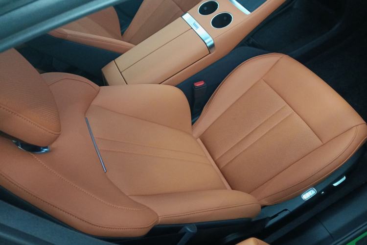 Used  YU7 2025 Ultra-Long Range High-Performance All-Wheel-Drive Max Edition
