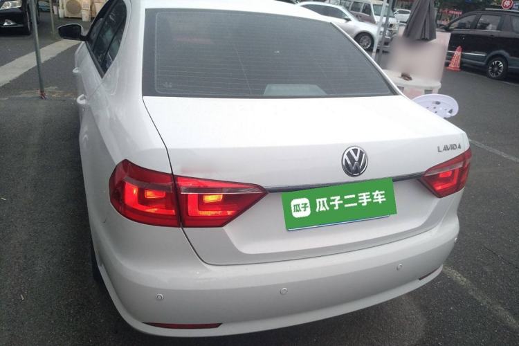 Used Volkswagen Lavida 2013 Revised Classic 1.6L Automatic Fashion Edition
