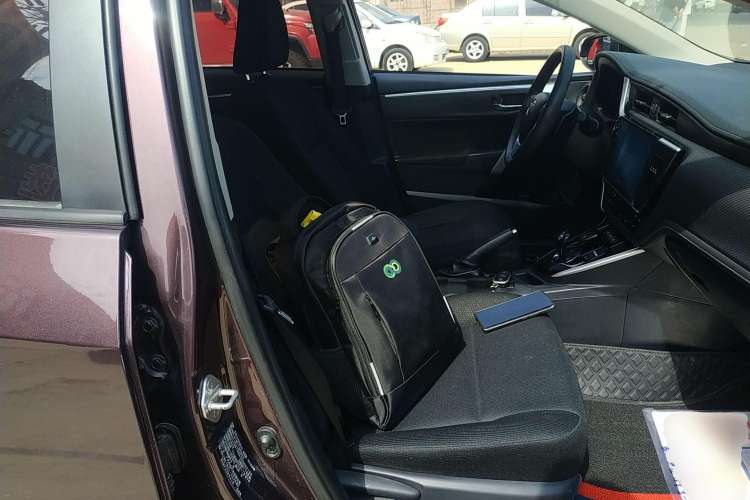 Used Toyota Levin 2017 Revised Dual-Engine 1.8H GS E-CVT Elite Sunroof Version China V Standard
