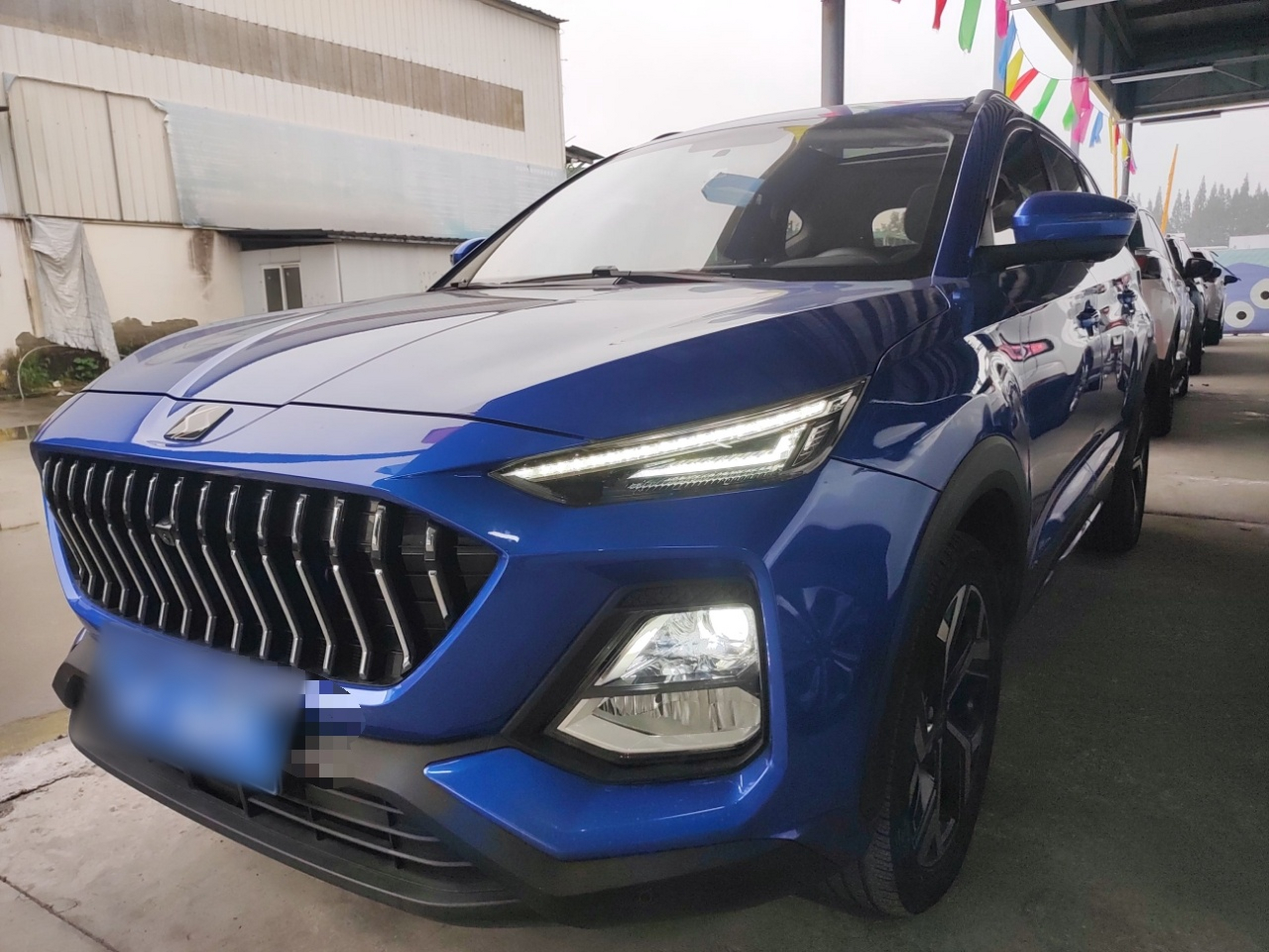 Под передней частью автомобиля