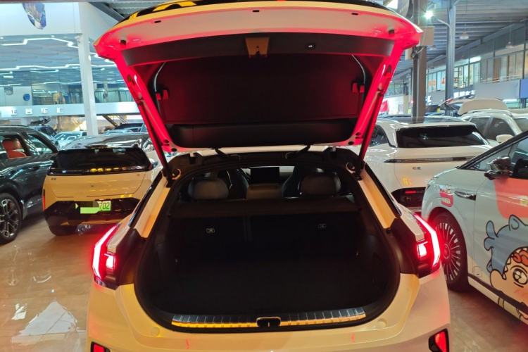 Used Zeekr 001 2025 WE Edition 100 kWh Rear-Wheel Drive
