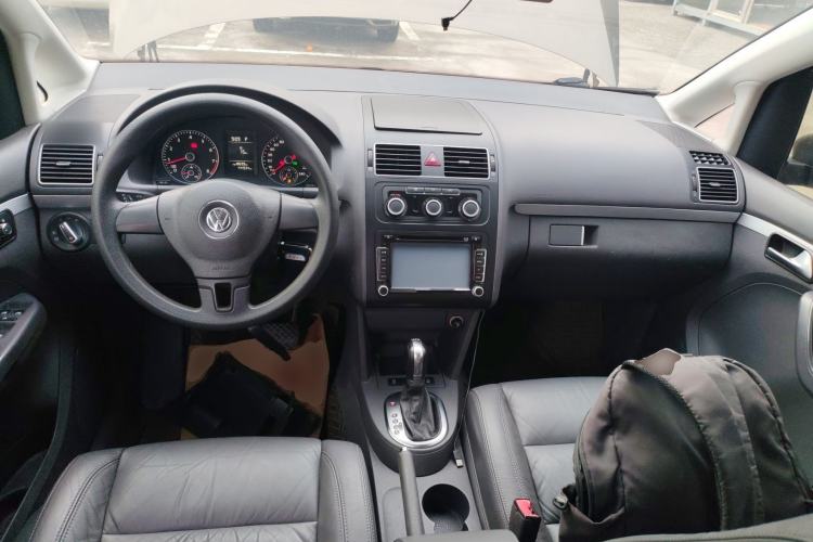 Used Volkswagen Touran 2015 1.4T DSG Comfort Edition 5 Seats
