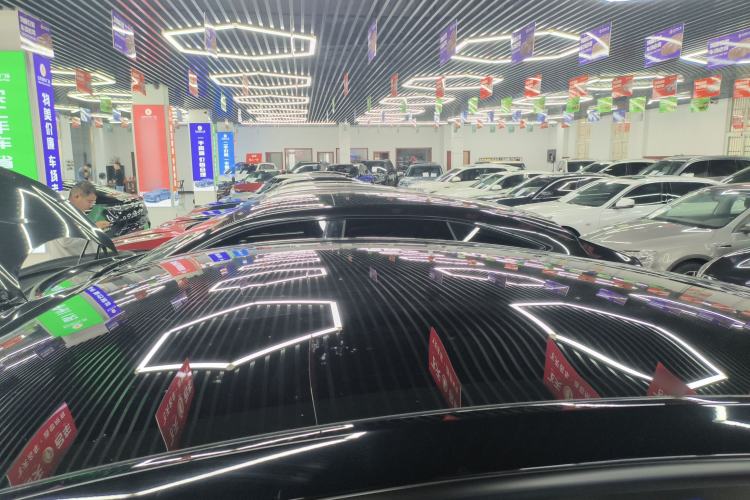 Used Tesla Model Y 2025 Long-Range All-Wheel-Drive Version
